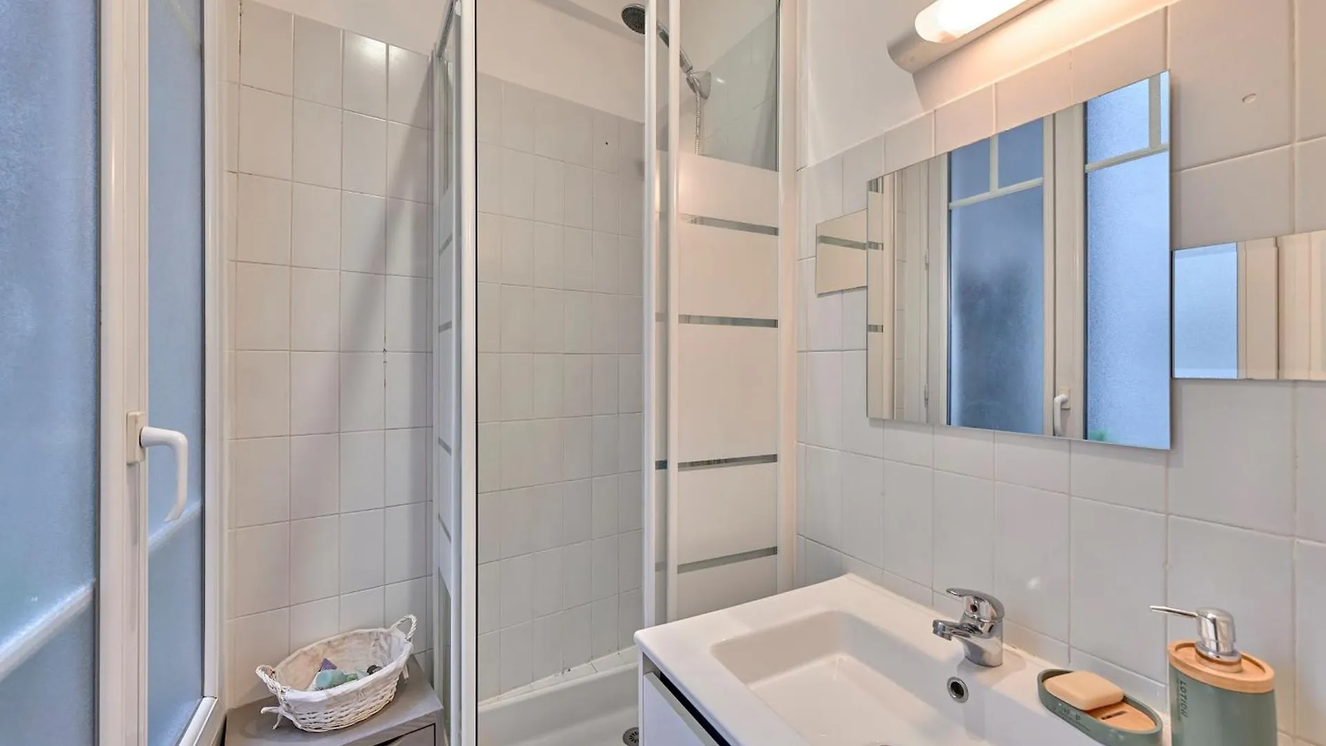 L'Augustine - Wifi - 15Eme - St Lambert Apartment Paris France